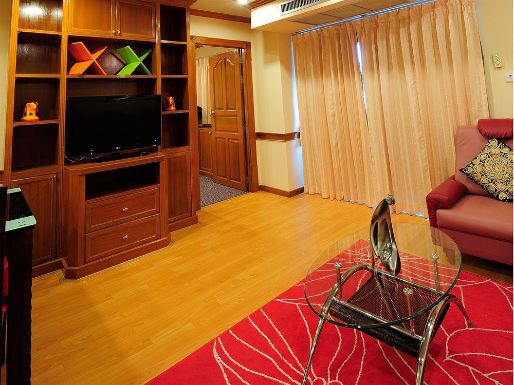 Oyo 796 Paradise Sukhumvit Hotel Bangkok Buitenkant foto