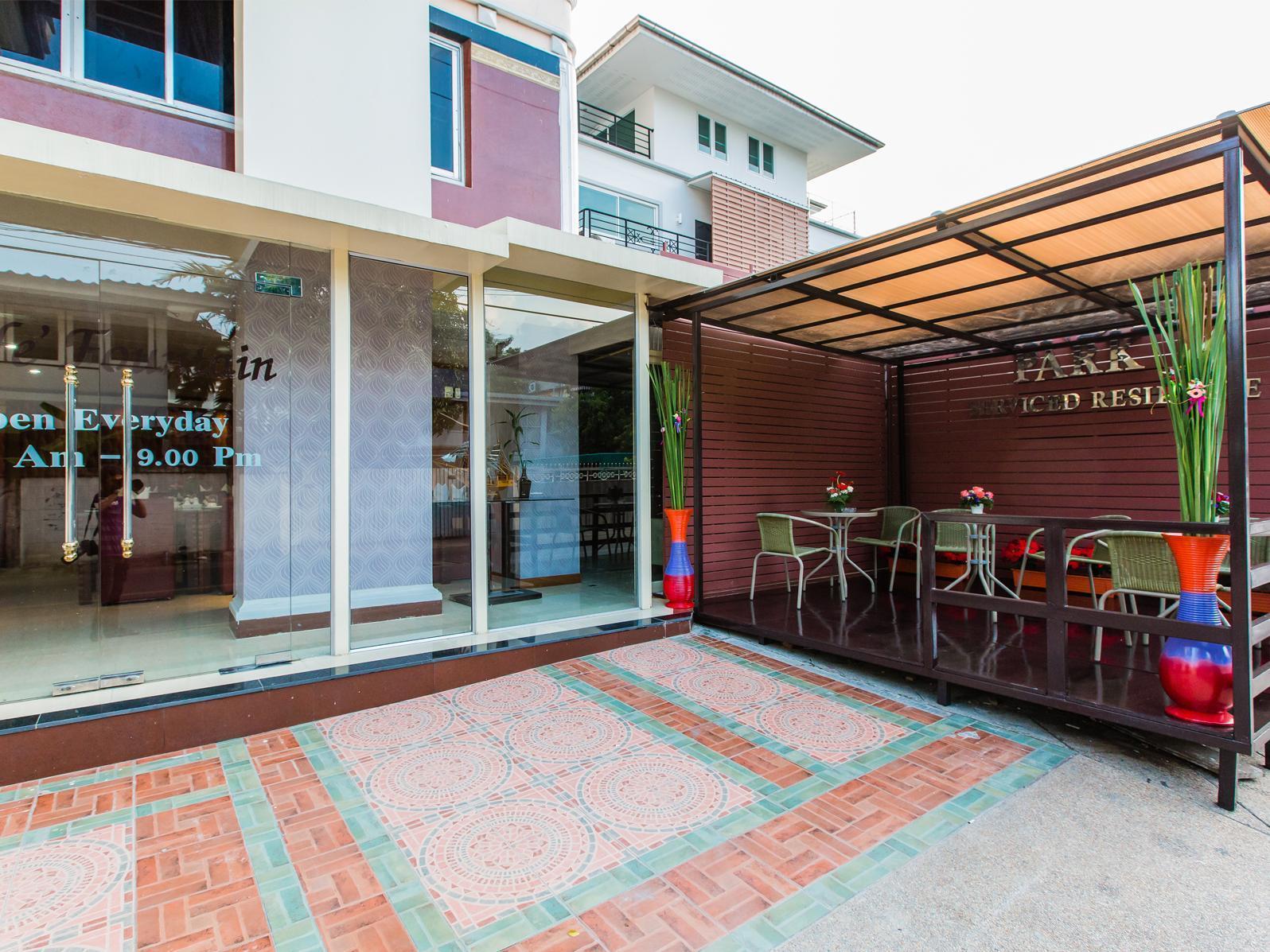 Oyo 796 Paradise Sukhumvit Hotel Bangkok Buitenkant foto
