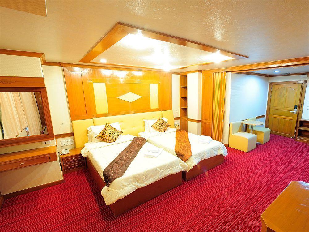 Oyo 796 Paradise Sukhumvit Hotel Bangkok Buitenkant foto