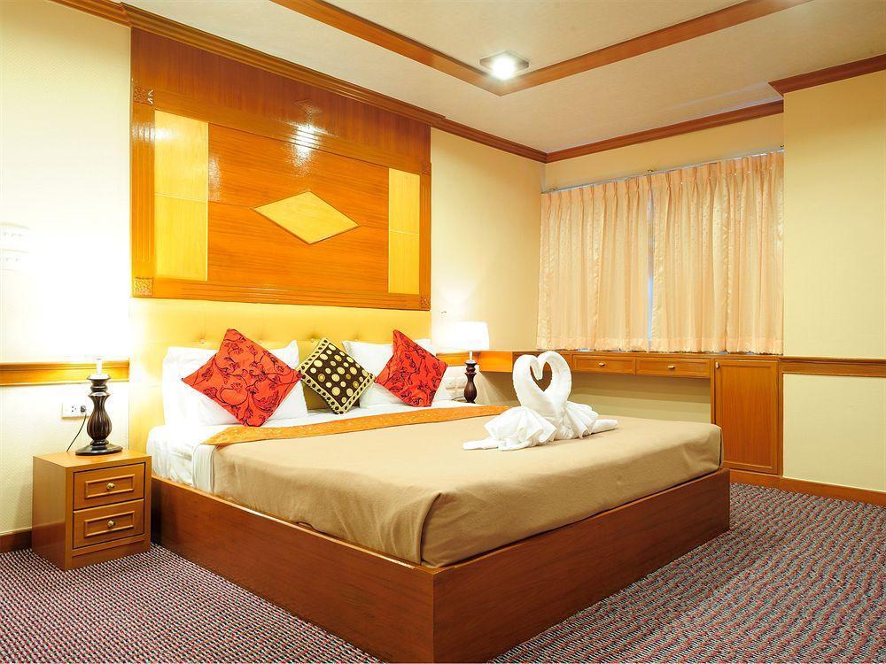 Oyo 796 Paradise Sukhumvit Hotel Bangkok Buitenkant foto
