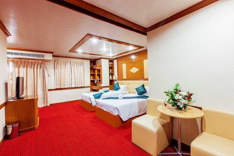 Oyo 796 Paradise Sukhumvit Hotel Bangkok Buitenkant foto