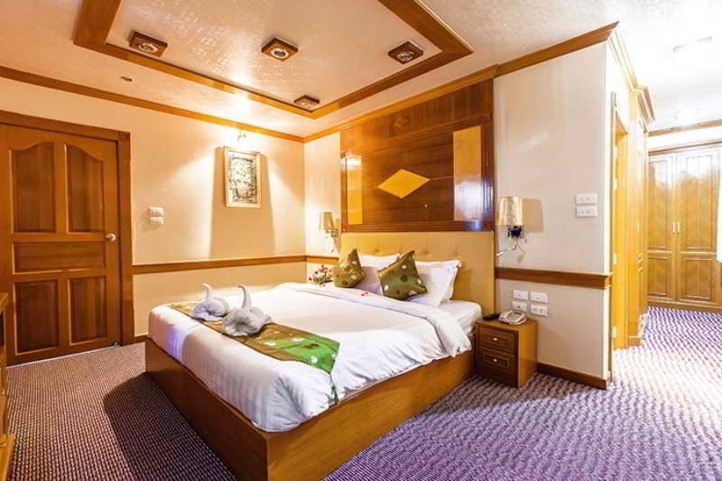 Oyo 796 Paradise Sukhumvit Hotel Bangkok Buitenkant foto