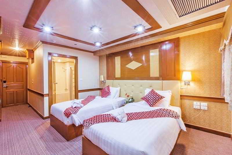Oyo 796 Paradise Sukhumvit Hotel Bangkok Buitenkant foto