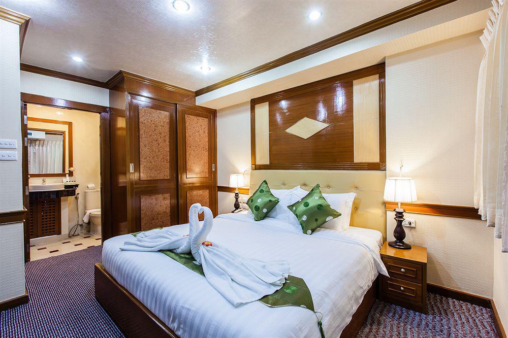 Oyo 796 Paradise Sukhumvit Hotel Bangkok Buitenkant foto