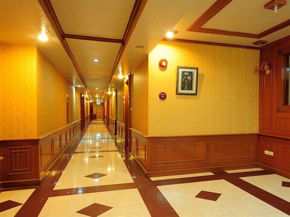 Oyo 796 Paradise Sukhumvit Hotel Bangkok Buitenkant foto