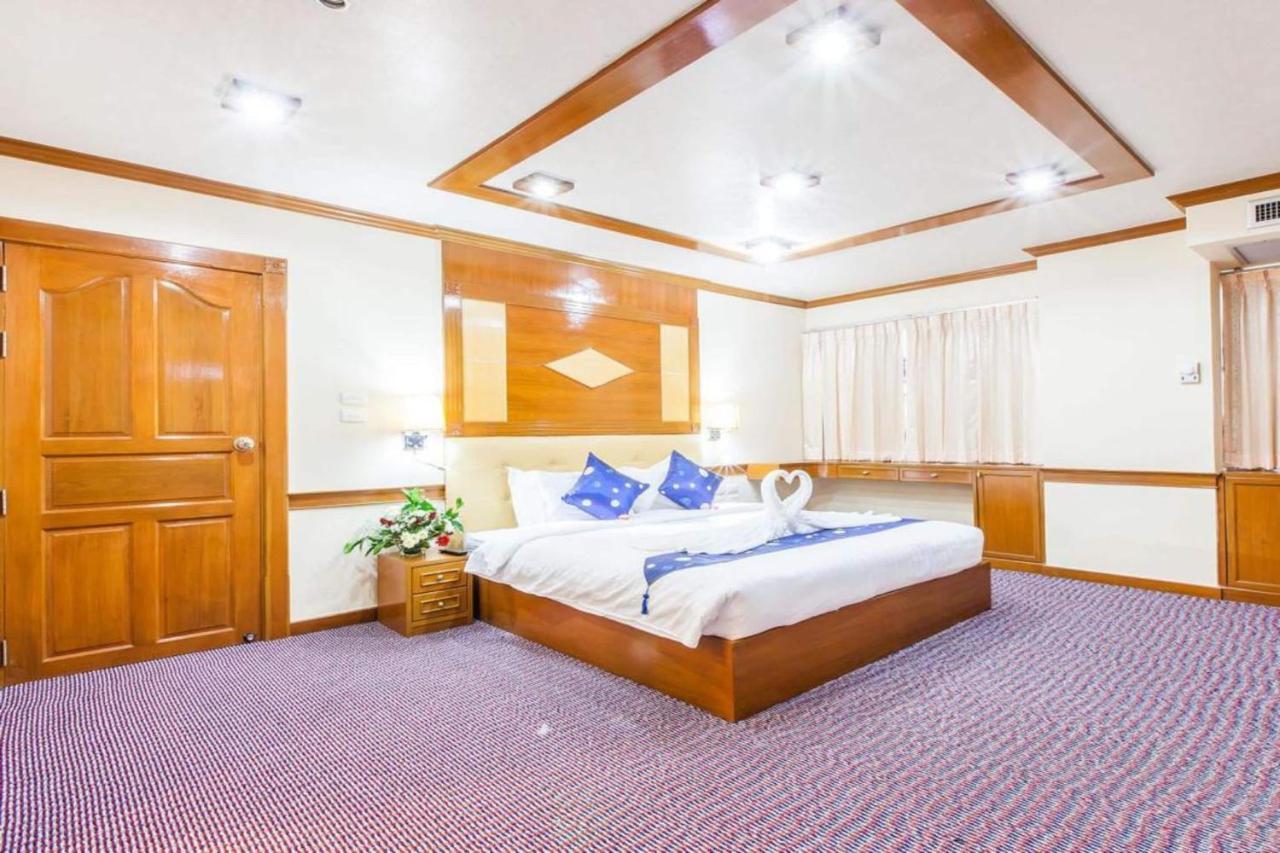 Oyo 796 Paradise Sukhumvit Hotel Bangkok Buitenkant foto