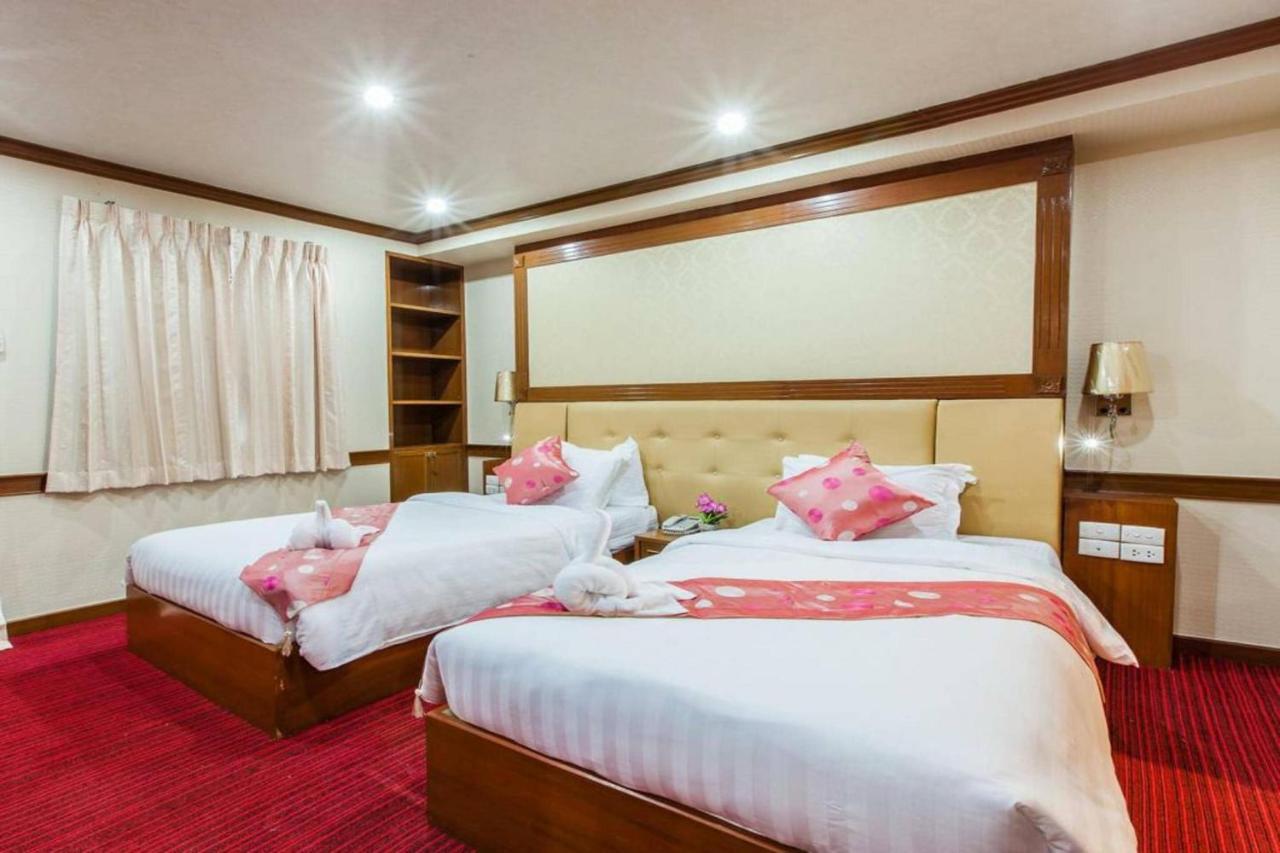 Oyo 796 Paradise Sukhumvit Hotel Bangkok Buitenkant foto