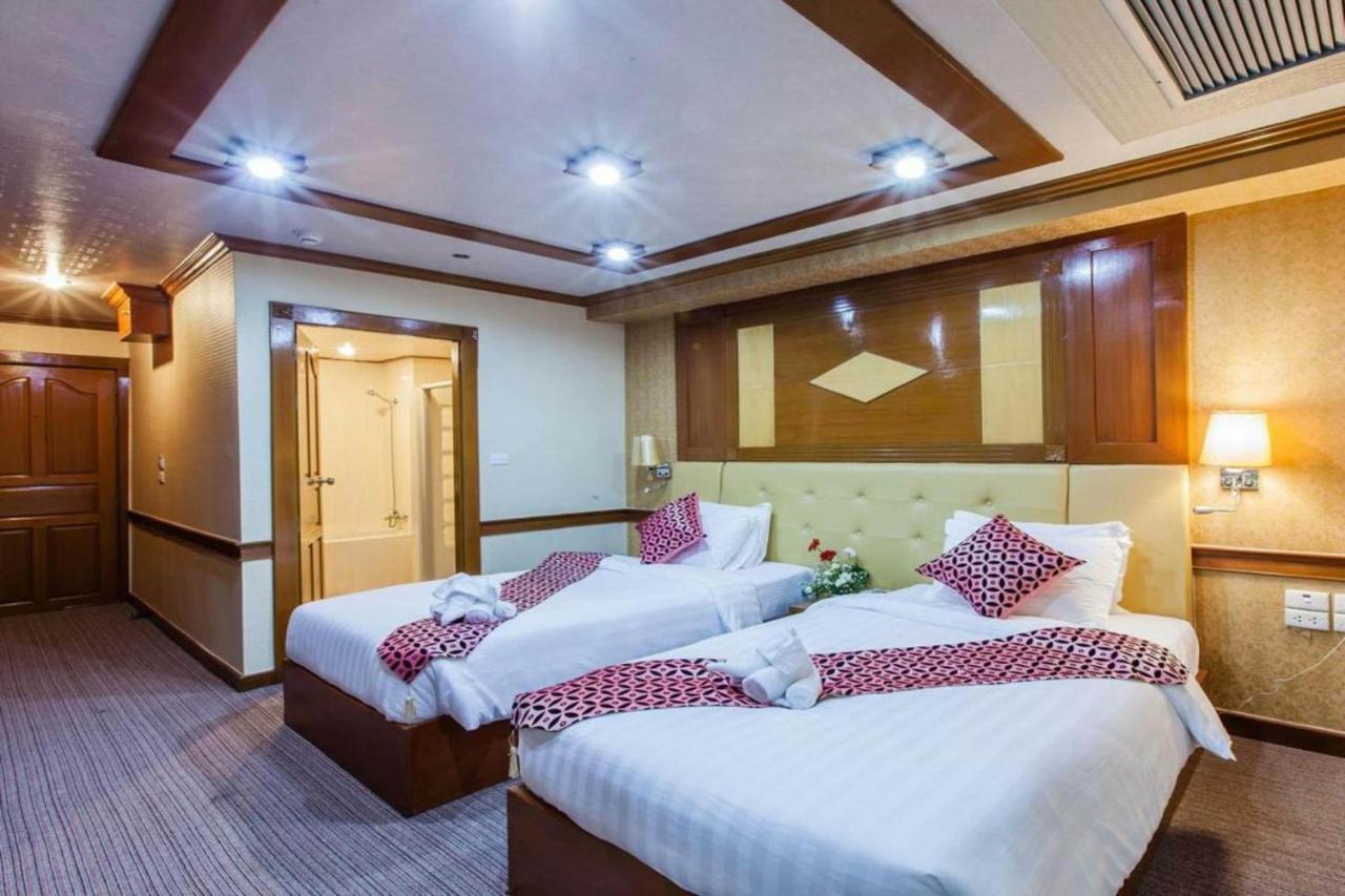 Oyo 796 Paradise Sukhumvit Hotel Bangkok Buitenkant foto