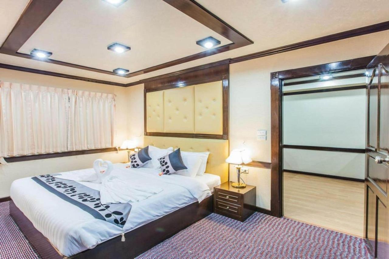 Oyo 796 Paradise Sukhumvit Hotel Bangkok Buitenkant foto