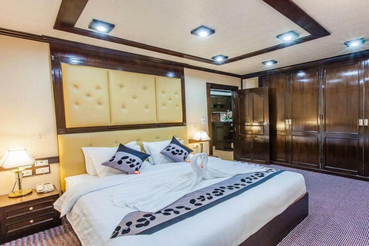Oyo 796 Paradise Sukhumvit Hotel Bangkok Buitenkant foto