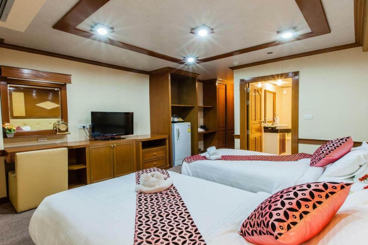 Oyo 796 Paradise Sukhumvit Hotel Bangkok Buitenkant foto