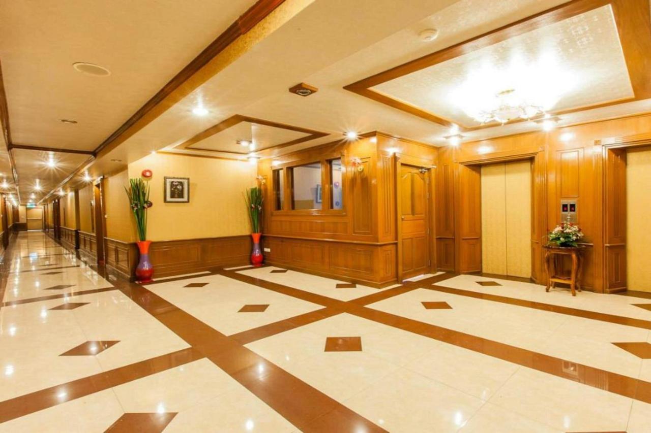Oyo 796 Paradise Sukhumvit Hotel Bangkok Buitenkant foto
